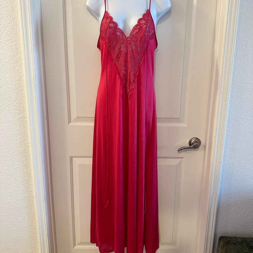 Stunning vintage pink lace maxi